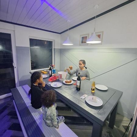 Family Holiday With Hot Tub , Family Groups Only Blackpool Exteriör bild