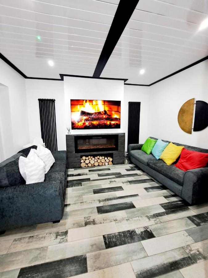 Family Holiday With Hot Tub , Family Groups Only Blackpool Exteriör bild