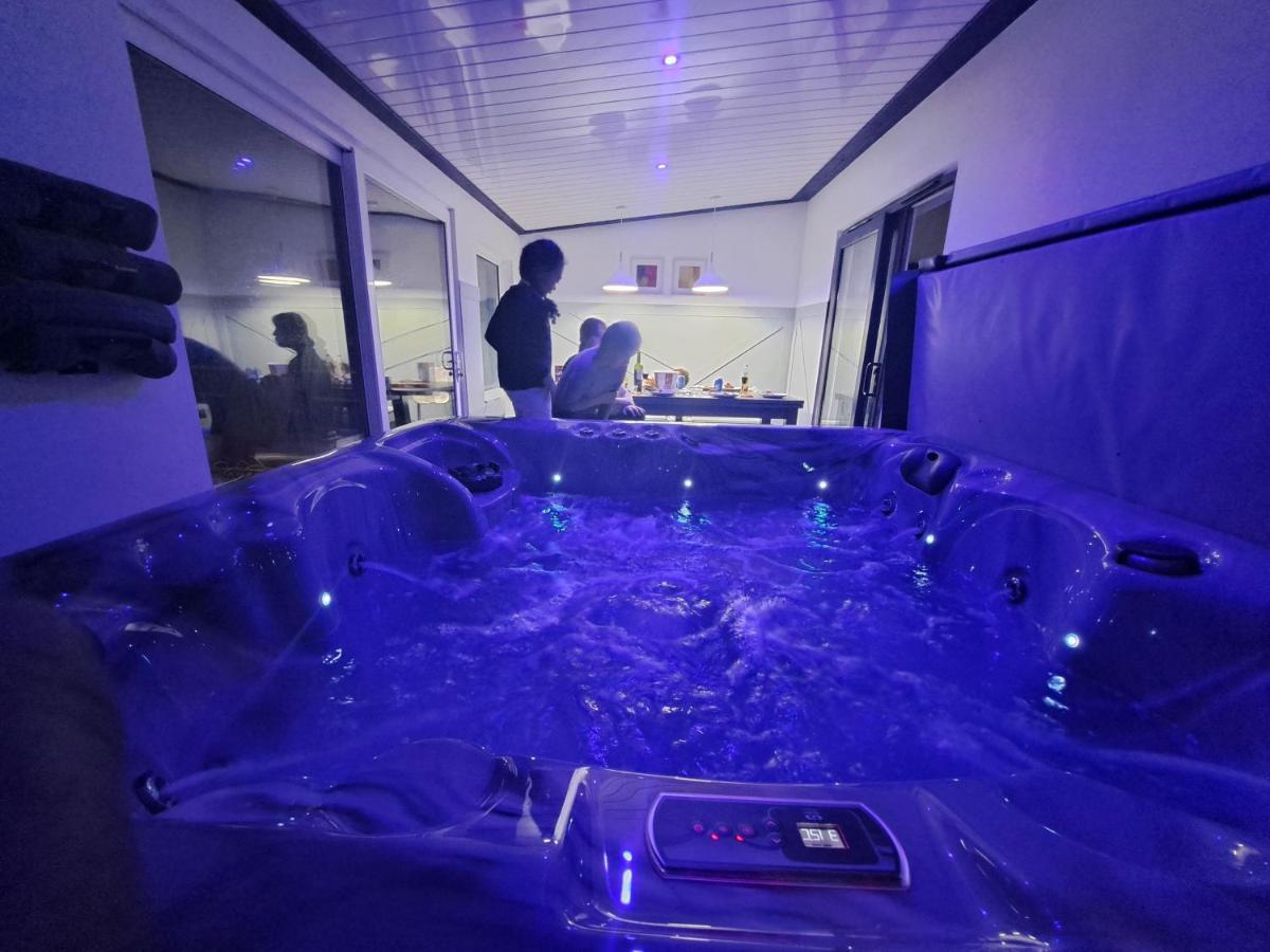 Family Holiday With Hot Tub , Family Groups Only Blackpool Exteriör bild